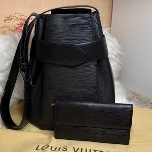 Louis Vuitton Black Epi Leather Shoulder Bag with Wallet